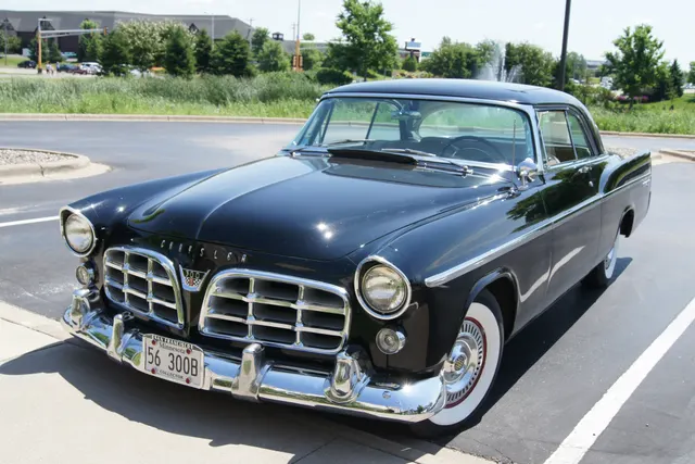 Raven Black 300B, front three-quarter view
