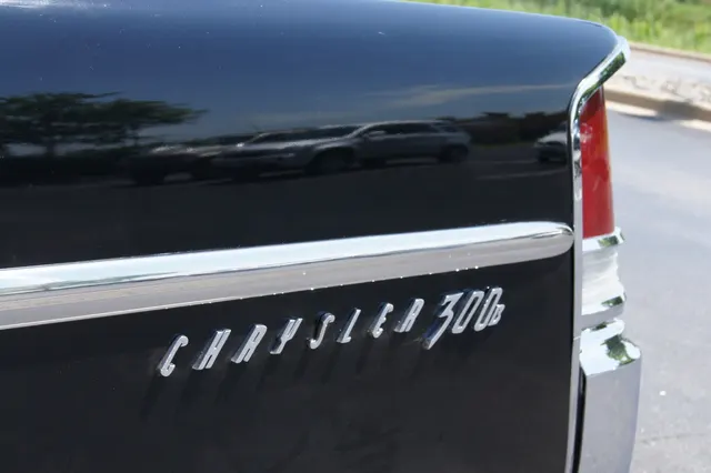Chrysler 300B rear-quarter script