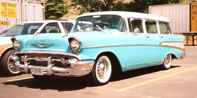 Townsman four-door wagon showing the wagon roof, doors, side glass, rear load area, and body-specific trim.