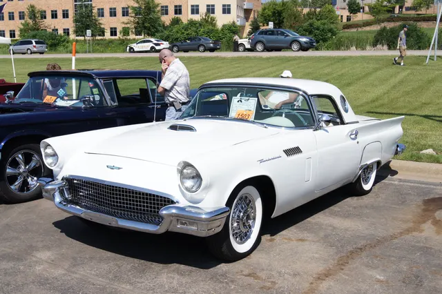 Front three-quarter view with the removable porthole hardtop installed.