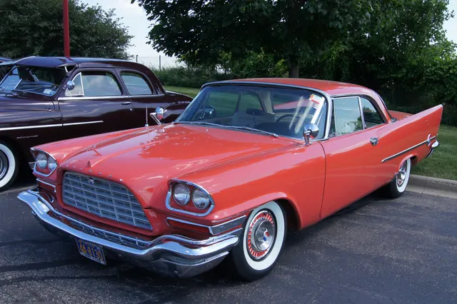 Tahitian Coral 300D hardtop, front three-quarter view