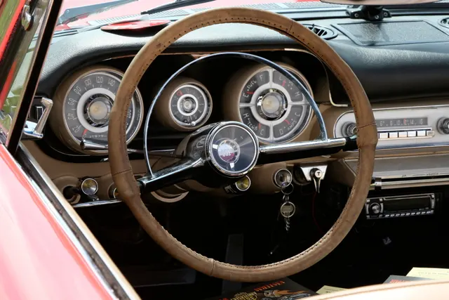 300D 150-mph instrument panel and push-button controls
