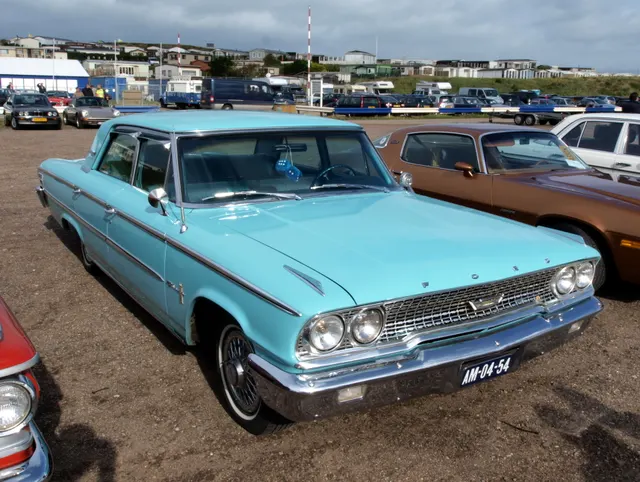 Regular Galaxie 500 formal-roof hardtop and two-level side trim