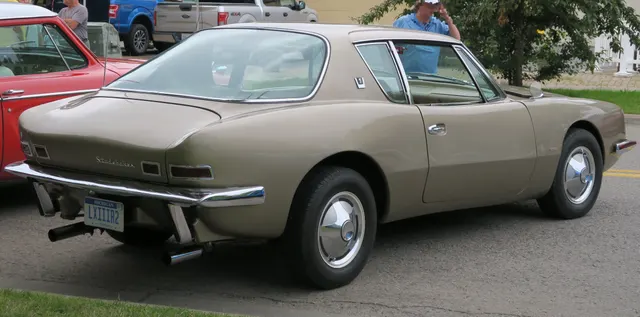 1963 R2 Avanti in Avanti Gold, rear three-quarter view