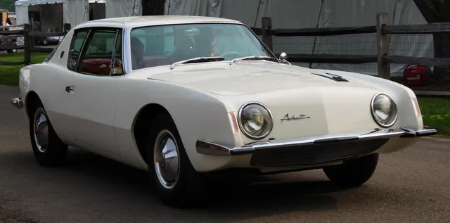 1963 R1 Avanti in Avanti White at Greenwich Concours
