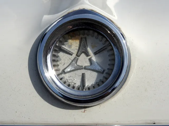 Exact-year Dart 270 Fratzog detail retained for close inspection of replaceable exterior identification and finish; an emblem alone never establishes series or package identity.