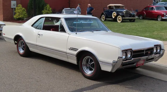 1966 Oldsmobile 4-4-2, front and passenger-side view