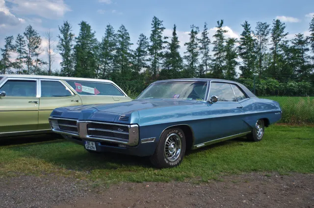 1967 Pontiac Grand Prix hardtop profile