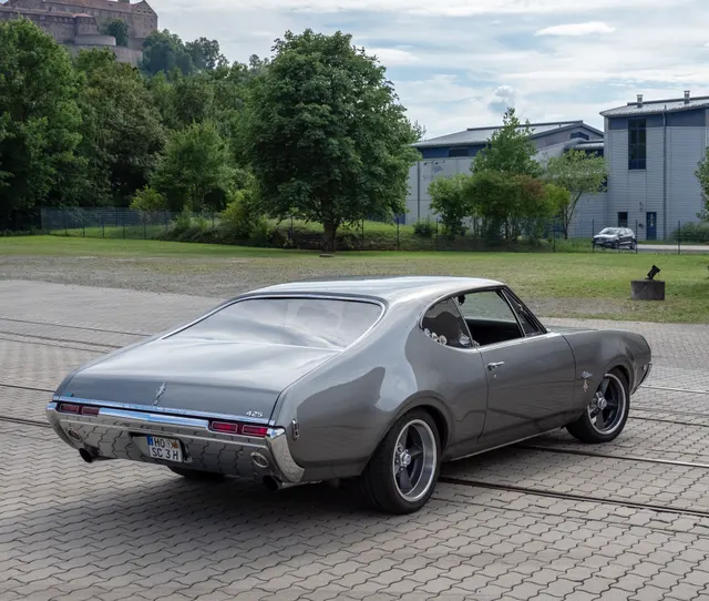 1968 Oldsmobile 442 hardtop; exact-year body context.
