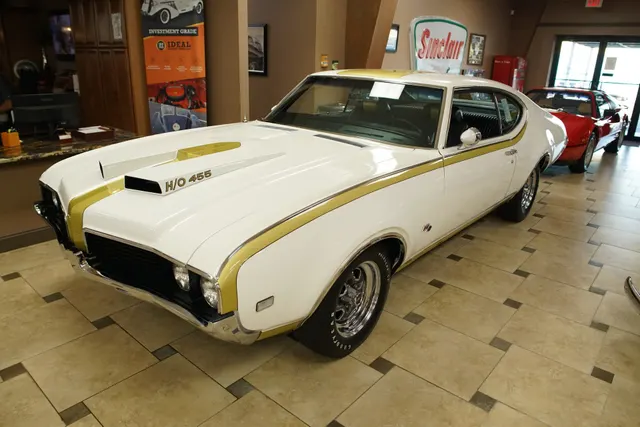 1969 Oldsmobile 442 Hurst/Olds exterior; reviewed as exact-year H/O visual context, not provenance evidence for a specific car.