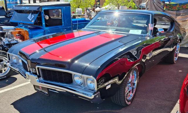1969 Oldsmobile 4-4-2 W-30 front three-quarter view; exact-year W-30 show-car context.