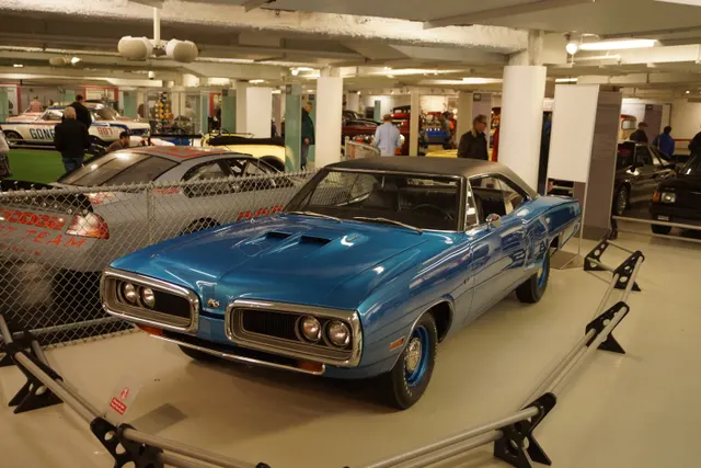 1970 Dodge Super Bee side/trim context from reviewed Commons media.