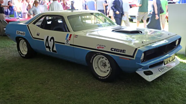1970 Plymouth Hemi Cuda Ecurie Chrysler France view; representative racing/history context.