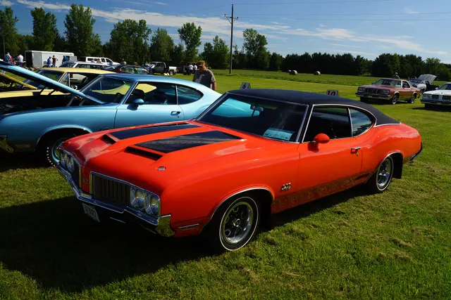 1970 Oldsmobile 442 photographed by Greg Gjerdingen; used as same-year 442 body context.