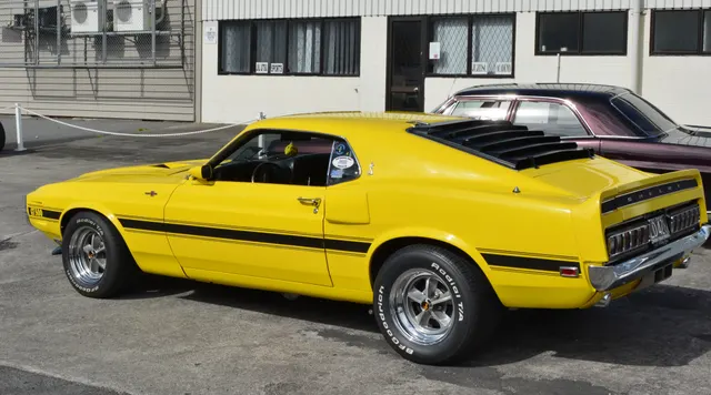 1970 Shelby GT500 front view; reviewed for Shelby nose, hood, and stripe appearance context.