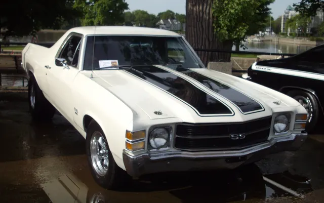 1971 Chevrolet El Camino body/bed context; not standalone SS454 proof.