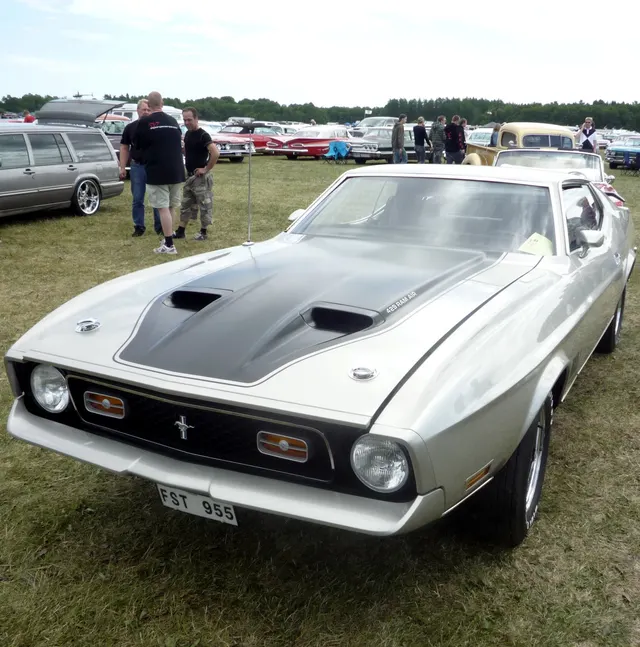 1971 Ford Mustang Mach 1 front view; reviewed as Mach 1 model-line exterior context.