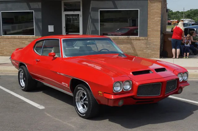 1971 Pontiac GTO side/exterior context; exact-year body context only.