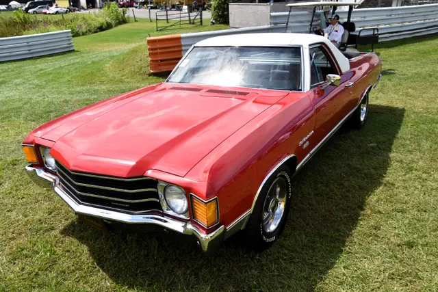 Exact-year 1972 Chevrolet El Camino detail view; restoration and equipment remain specific to the photographed vehicle.