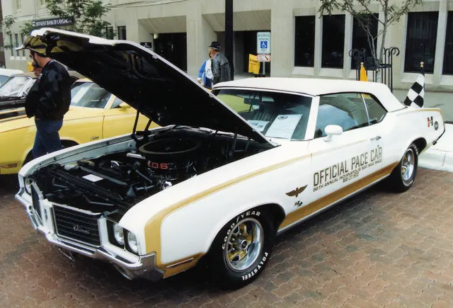 1972 Hurst/Olds convertible pace-car context from the Oldsmobile 90th anniversary event; used for Indy program history, not W-30 count proof.