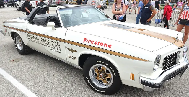 Roof-cut 1974 Indianapolis 500 Hurst/Olds pace car; historical context, not the production-coupe roof