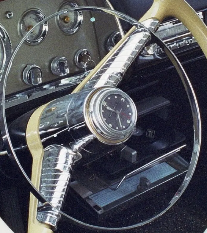 Instrument-panel push-button selector for the PowerFlite automatic profile photo