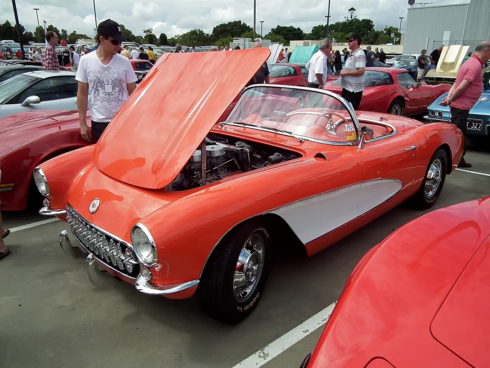 Single-headlamp front body with model-year-correct grille, parking lamps, and tail lamps profile photo