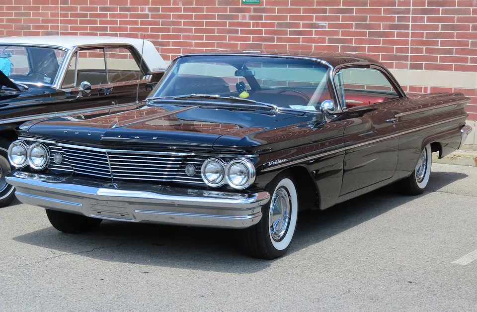 1960 Pontiac Ventura profile photo