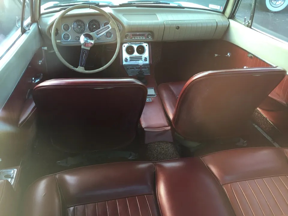 Full engine instrumentation and tachometer profile photo