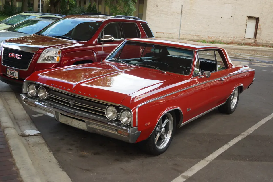 F-85, F-85 Deluxe, or Cutlass interior finish profile photo