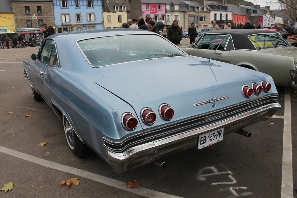 Six round taillamps profile photo