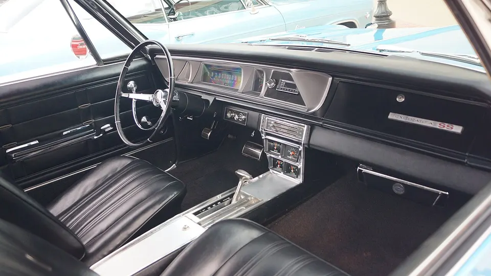 Sweep speedometer with optional tachometer and special instruments profile photo