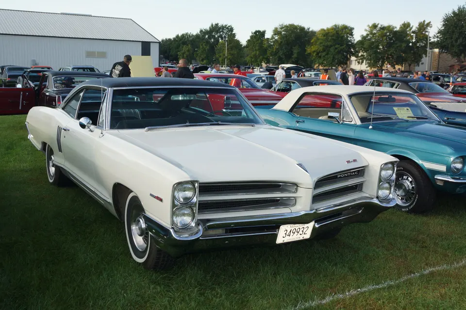 1966 Pontiac Catalina 2+2 421 profile photo
