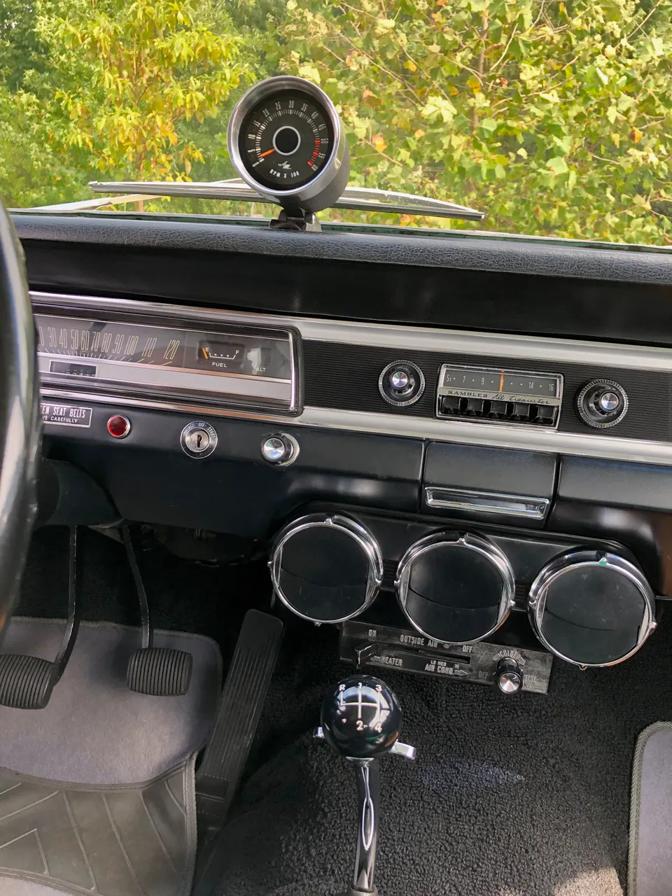 Dealer-accessory tachometer profile photo