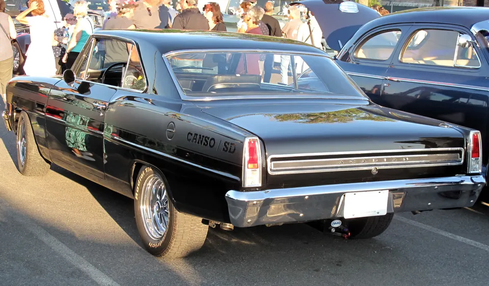 Optional front head restraints, radio, and tinted glass profile photo