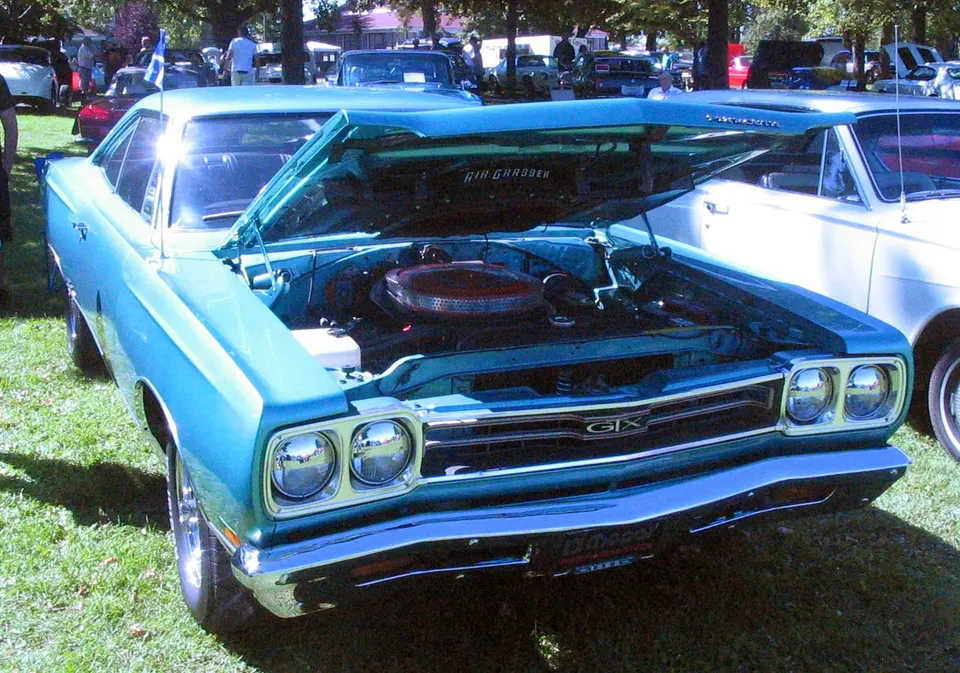 Hemi front and rear suspension with front anti-sway bar profile photo