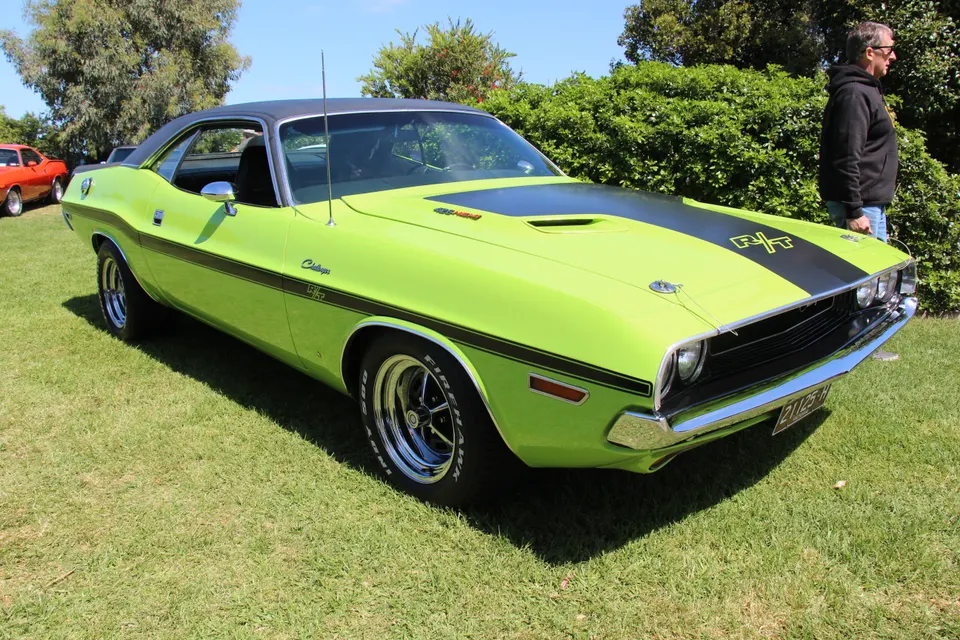 Challenger R/T exterior identification profile photo