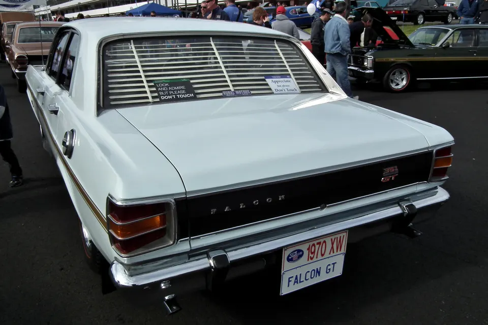 Twin grille-mounted driving lamps profile photo