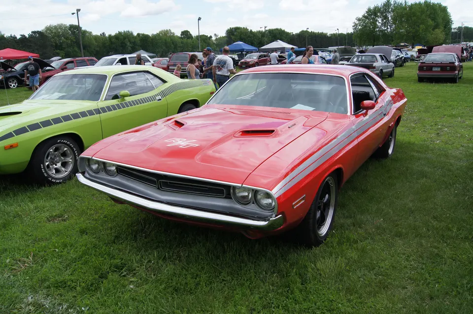 1971 Challenger hardtops with Hemi profile photo
