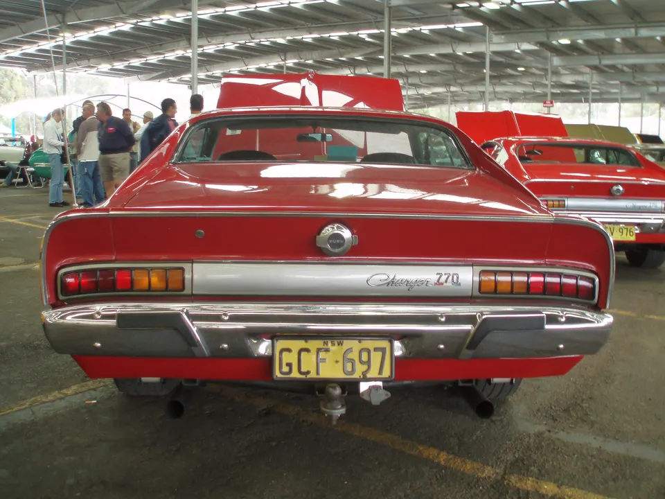 Quartz-halogen driving lamps integrated with the grille on R/T and 770 presentation profile photo
