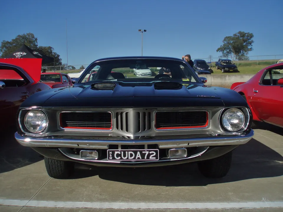 Floor console for manual or automatic transmission profile photo