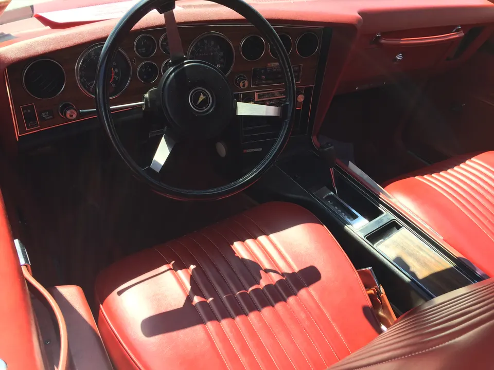 Front seat console D55 profile photo