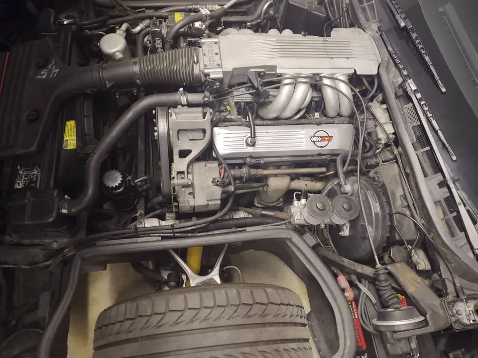 1985 Chevrolet Corvette engine profile photo
