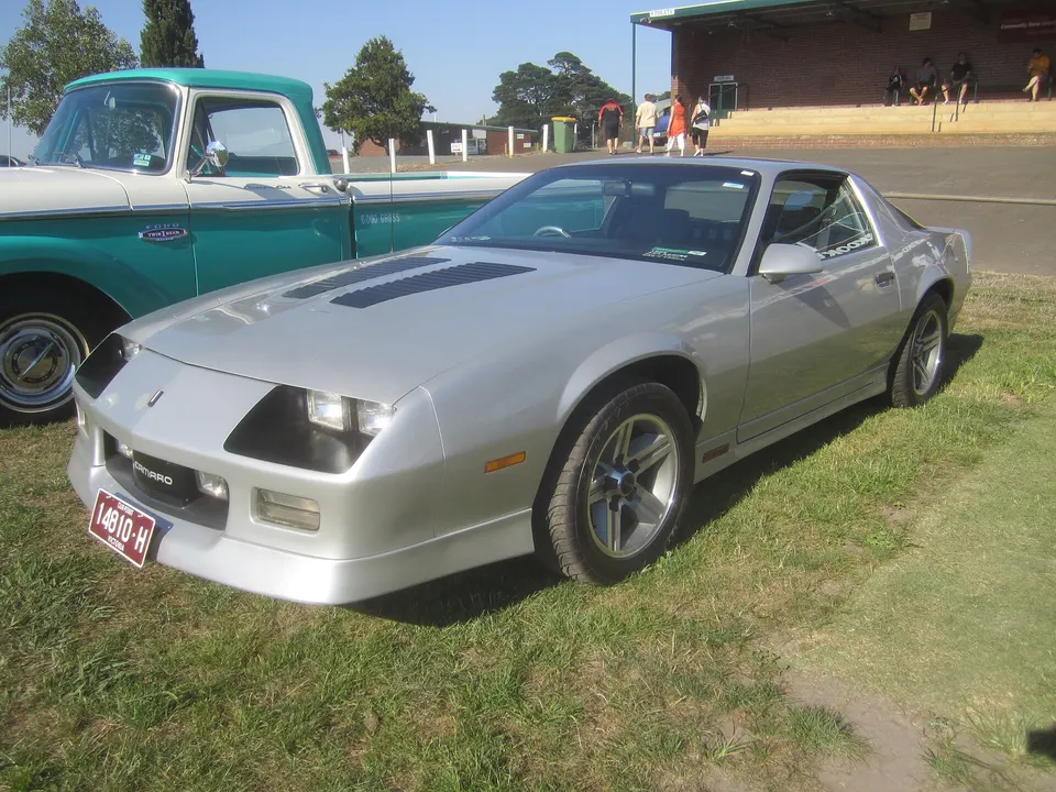 1986 grille, lamps, bumpers, roof, glass, and tail treatment profile photo