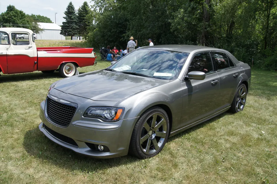 2012 Chrysler 300 SRT8 profile photo